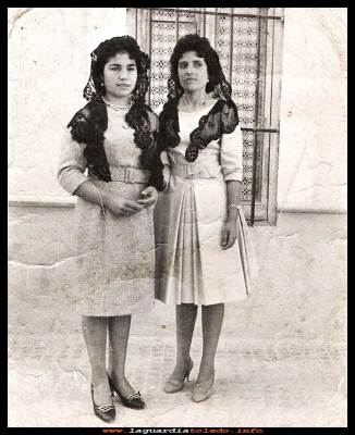 DESPUÉS DE MISA
Julia (la casta) y Eugenia (la chupita) Año 1958.
