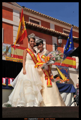 Reinas 2009 y 2010, 24-9-10
Rosana Mascaraque Mascaraque, Reina de las Fiestas 2009, junto a la Reina del 2010, Leticia Guzmán Fernández tras el momento de su coronación.
Keywords: reina 2010