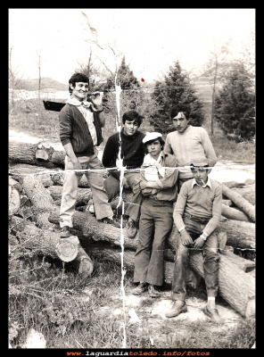 De campo
Cuadrilla de amigos de campo, 1970.
Luis Puerta, José Hurte, José Luis Romeral y dos más.
Keywords:  amigos  campo Luis Puerta