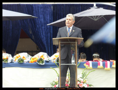 Presidente de la Cofradía
El presidente de la cofradía del Santo Niño dando su discurso de fiestas del 2014.
Keywords:  presidente de la cofradía del Santo Niño