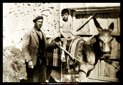 En el burro
Gregorio Domínguez y su nieto Miguel (años 70)
Keywords: Gregorio y su nieto