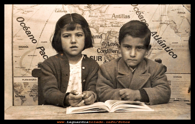 En el cole
Angelita Cabiedas y Felipe López en el colegio (1954)
Keywords: el colegio (1954)