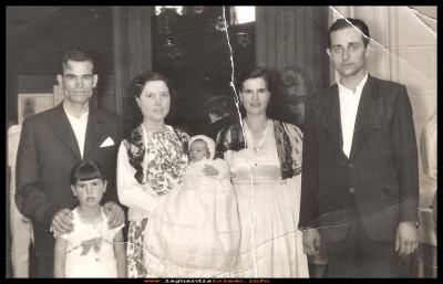 FAMILIA
Pedro, Victorina, Rosario, Feliciano y Paqui. Fimilia (Polana) en un bautizo, año 1959.
Keywords: bautizo