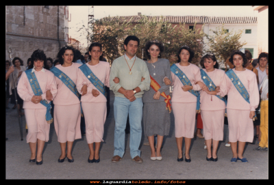 Fiestas
Reina, damas y mantenedor del año 1986.
Keywords: Reina, damas y mantenedor del año 1986