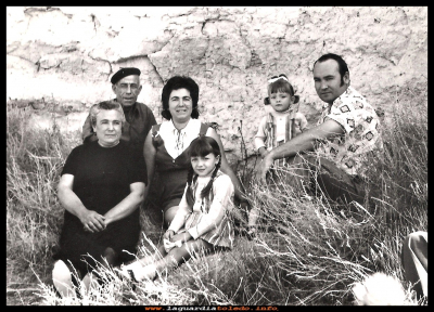 GARCÍA PELÁEZ 
Luis Gacía Pedraza y Silveria Peláez Domíngez, con sus hijos y nietas en el Santo Niño (27-9-71)
Keywords: hijos y nietas Santo Niño