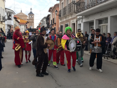 La Charanga
Abriendo el pasacalle de carnaval. 5-3-17
Keywords: carnaval 2017