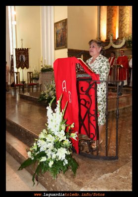 25 Septiembre 2012 - Misa mayor - La ofrenda
Esta señora es la que ha regalado a la parroquia el mantel bordado para el altar.
Keywords: 25 Septiembre 2012 - Misa mayor - La ofrenda
