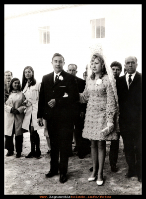 La madrina
Ina González madrina de boda de Paco Roncero, del brazo de este, febrero del 1968.
Keywords: Ina González  boda  Paco