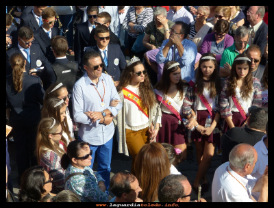 Las damas en perejón
La Guardia despide a su patrón en la Crucera. Fiestas (27-9-2015)
Keywords: Fiestas 2015