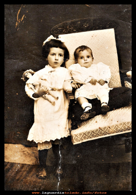 Las primas
Año 1916. Las primas Consuelo González Moya y Eugenia Aranda Moya.
Keywords: Año 1916 Consuelo González Eugenia Aranda