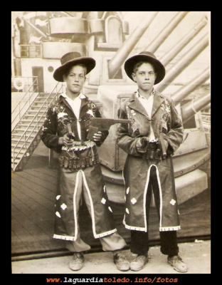Marcos y Eulogio
Foto de infancia  de finales de los años 40  
de Izq-drch. Manuel Eulogio  Sánchez Goñi y Antonio Puerta Goñi

Keywords:  infancia años 40  