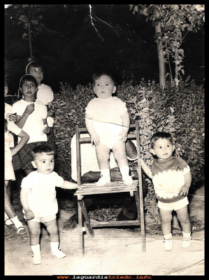 NIÑOS
Juan José Huete(cacha), Juan Cristóbal Huete (clarín) José  Pedraza (del molino) en el jardín 1966
