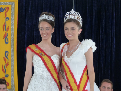 Reinas
Lucía Soto, reina saliente 2016, coronando a Claudia Sáchez-Valladares, reina 2017
Keywords: reinas