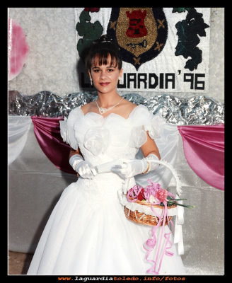Reina 1996
Begoña Gómez de Ávila (Reina de las fiestas patronales del año 1996)
Keywords: Reina de las fiestas año 1996