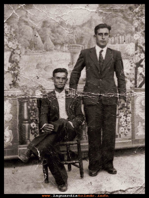 Santiago y Gregorio
Santiago Santiago y Gregorio Pedraza, año 1944.
Keywords: Santiago  Gregorio