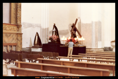 Semana Santa-
Imágenes preparadas para las procesiones de la Semana Santa.
Esta fotografía data del año 1984, y como se ve la iglesia está en plena restauración.

Keywords: Imágenes Semana Santa iglesia  restauración