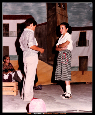  Teatro
Teatro en Jesús 1980, Jaime González, Mª Carmen Pedraza y sentada Ana Isabel Campaya.
Keywords: Teatro en Jesús 1980