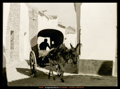 El carrito de varas
José  María Cabiedas con un carro de varas, 1968
Keywords: carro de varas, 1968
