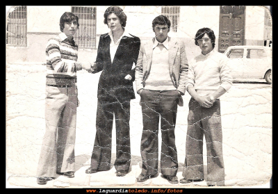 en la plaza
Amigos en la plaza año 1975.
José Pedraza, Cristóbal López, Miguel Fernández y Pedro Rico.

Keywords: la plaza año 1975
