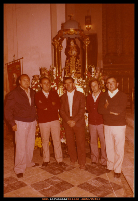  junta del santo niño
Junta del Sto Niño del año 1979. Por la izquierda, Manolo Martín, Juan Novillo, Antonio Portillo, Pepe García y Eugenio Moya.

Keywords: Junta del Sto Niño del año 1979