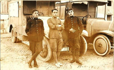 El servicio militar  
D. Fausto González (primero por la derecha) en África, como médico militar en el año 1925
Keywords: D. Fausto González médico