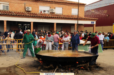 31 de Mayo de 2008. Paella popular organizada por la Peña Taurina "Los Timbales"
Los preparativos...
