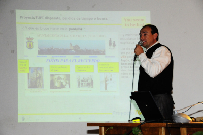 17 de Mayo de 2008. Presentación de Proyecto Tupi en el Centro Social de La Guardia
Nauta, explicando sobre la web del Ayuntamiento de La Guardia cómo fué la idea de Proyecto Tupi, a 2452 Kms de nuestro pueblo hace más o menos tres años.
