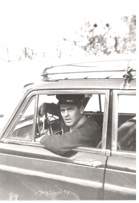 Taxista en 1970
Juan Bautista López “patojo” cuando estaba de taxista en Madrid. Año 1970.
Keywords: taxista  1970 juan bautista patojo