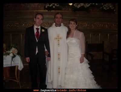 Primera boda de Don David Belmonte parroco de La Guardia. 10 de octubre de 2009
Keywords: primera boda de Don David