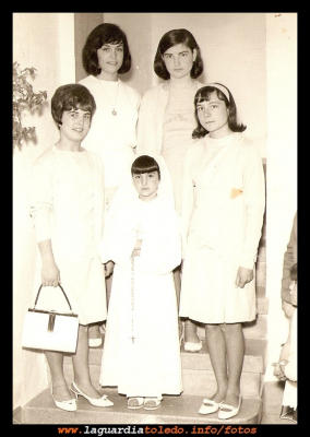 Comunión de Consuelo Martin - Rubio. Año 1965
Milagros, Angelita, Margarita, Consu y Mari
Keywords: comunion 1965