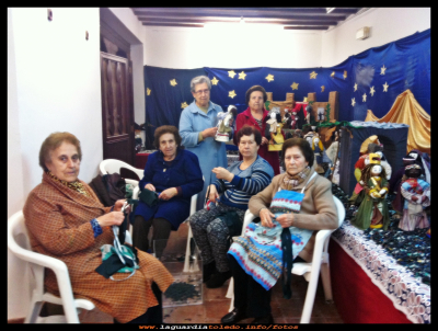 Preparando el Belén
Noviembre de 2014. Dora, Jesusa, Eugenia, Elena, Francisca y Tomasa
Keywords: belen