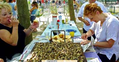 Jean del Castillo - Francia - IV - Fiesta de los caracoles en Bompas: Disfrutando de los caracoles, están exquisitos
Para chuparse los dedos.

Keywords: Jean del Castillo - Francia - VIII - Disfrutando de los caracoles; están exquisitos