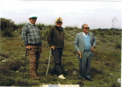 Excursión por los Cerros de Llano Castillo
En la foto el abuelo de Fernando Santiago: Valentín, su padre y su tío José María Tejero


