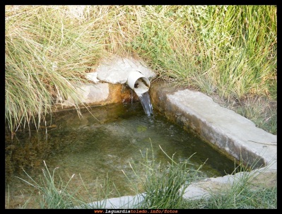 Nacimiento de la Fuente Larga
Foto realizada por Humilde para su exposición sobre El Agua en la Casa de los Jaenes

Keywords: fuente larga