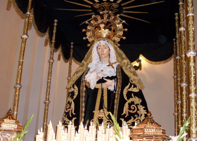 Virgen de la Soledad, Viernes Santo de 2009
Dedicada a un amigo mío que pasó la Semana Santa con nosotros.
