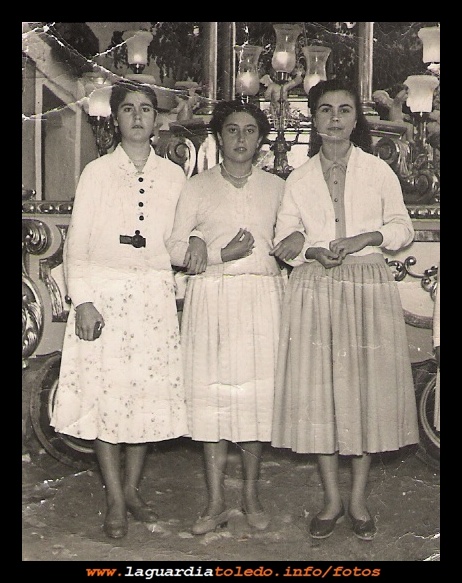 Fiestas 1948
Posando delante de la carroza del Santo Niño, Emilia, Carmen y Geles durante las fiestas de 1958

Keywords: fiestas 1948