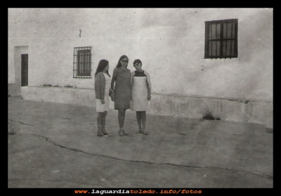Inés y Matilde
Inés (la carnicera) Matilde (cepa) con una amiga, en el Sto Niño. Año 1968.
Keywords: El Sto Niño. Año 1968.