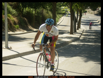  Vuelta ciclista
Vuelta ciclista a Toledo,  Subiendo la cuesta Nueva a su paso por La guardia. 29-9-2010
Keywords:  Vuelta ciclista