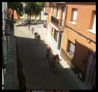  Vuelta ciclista
Vuelta ciclista a Toledo, a su paso por La guardia. 29-9-2010
Keywords:  Vuelta ciclista