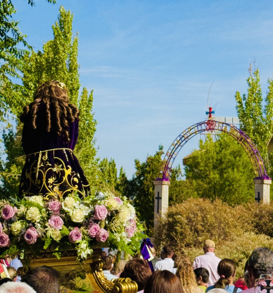 De vuelta a su ermia
El Santo Niño volviendo a su ermita. 27-9-25
