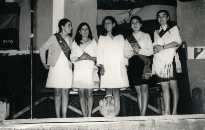 Presentación de reina y damas de 1969
Vicenta Orgaz, Tomasa, Ino Peláez, Juli Santiago y Marina Guzmán.
