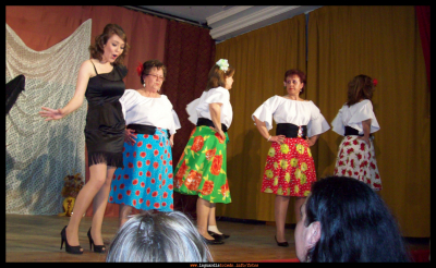 Taller de teatro de variedades de la Asociación de mujeres La Rosaleda
Actuación del sábado 19-3-11
Keywords: la rosaleda teatro