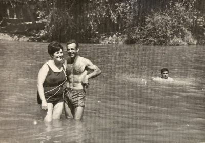 En el río de Aranjuez
Juli y Victorino en el rio de Aranjuez. Año 1970.
Keywords: Juli Victorino Aranjuez 