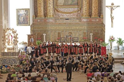 CONCIERTO EN LA NOVENA DEL SANTO NIÑO. (21.septiembre.2012)
Concierto ofrecido por la banda de música Municipal "Aurelio Mascaraque" junto con el coro parroquial el penúltimo día de la novena.
Keywords: banda de musica