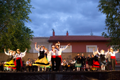 FIESTAS DE CASTILLA LA MANCHA 2014. (BAILES REGIONALES)
La agrupación "Semillas del Arte" de la Puebla de Montalban, durante su actuación el día 1 de junio en La Glorieta de La Guardia.
