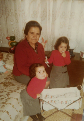 Año 1980
Fernanda Dones y sus nietas María y Susana
