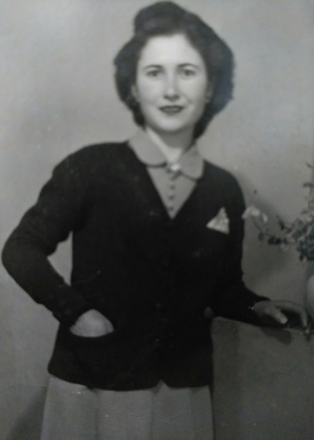 Año 1939 Elvira Orgaz Sánchez  ( mi suegra)
