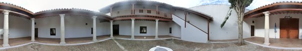 Vista panoramica de 360º de un patio interior de la Casa de Marisol que aparece en la película "Lorca, muerte de un poeta"
LOS ESCENARIOS DE LA VIDA: Edificios. < La Casa de Marisol
