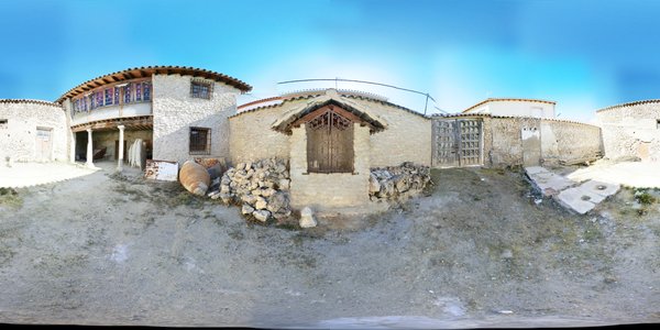 Vista esférica total del patio exterior de la Casa de los Jaenes
