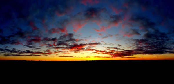Panorámica a la salida del sol a 5 Kms de La Guardia por Camino Casar
